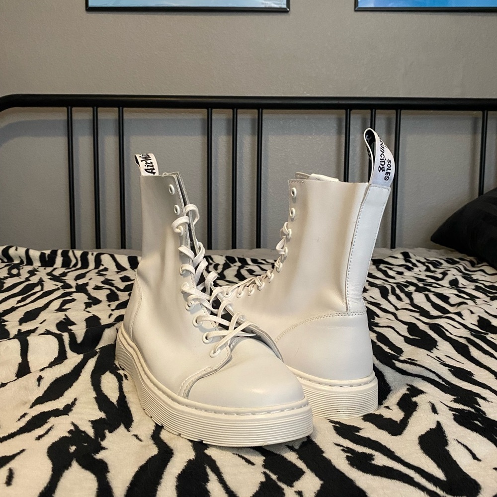 Dr. Martens Unique ALL White Combat Zipper Boots